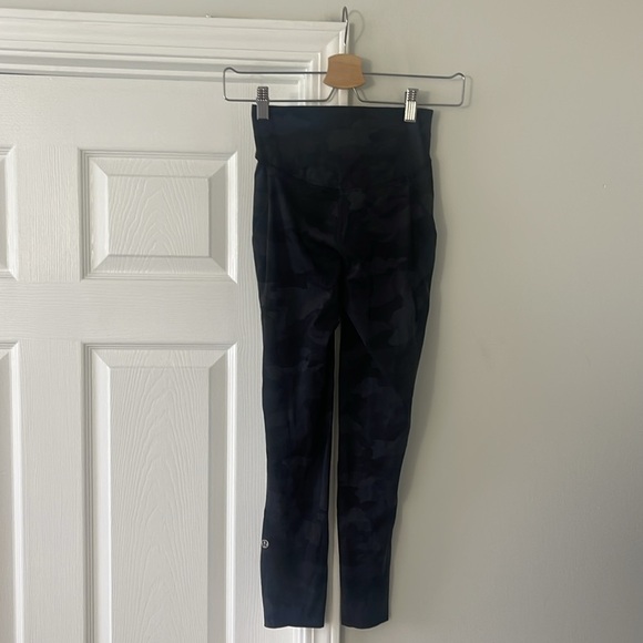 Lululemon Base Pace High-Rise Crop Legging 23” Size 2 - Picture 4 of 7